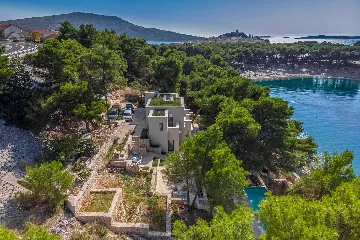 Modern Beachfront Villa with Pool Primošten