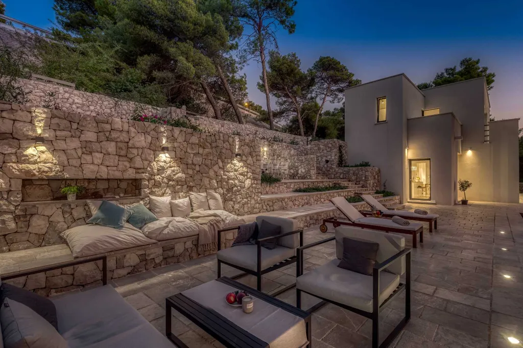Modern Beachfront Villa with Pool Primošten