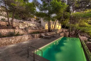 Modern Beachfront Villa with Pool Primošten