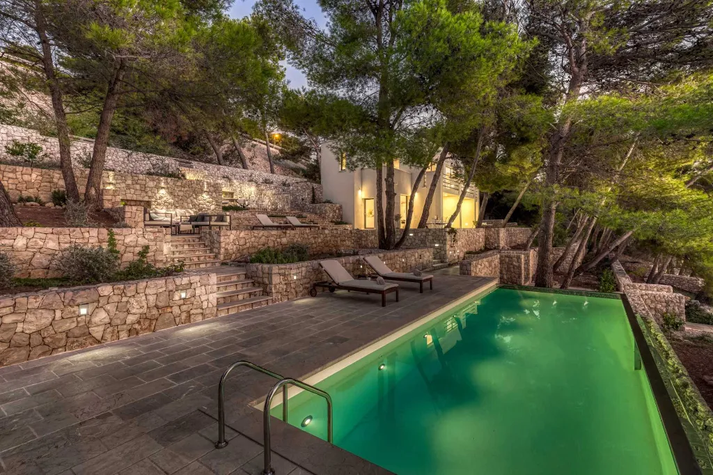 Modern Beachfront Villa with Pool Primošten