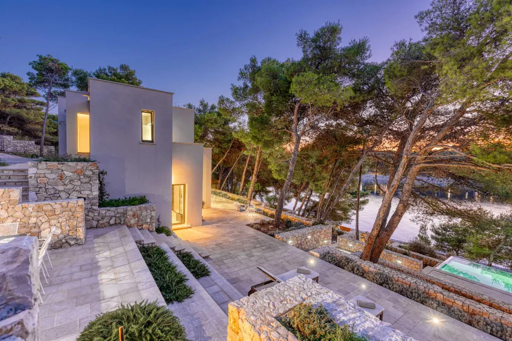 Modern Beachfront Villa with Pool Primošten
