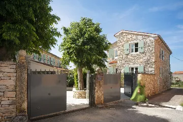 Spacious Villa Retreat with Pool in Kanfanar