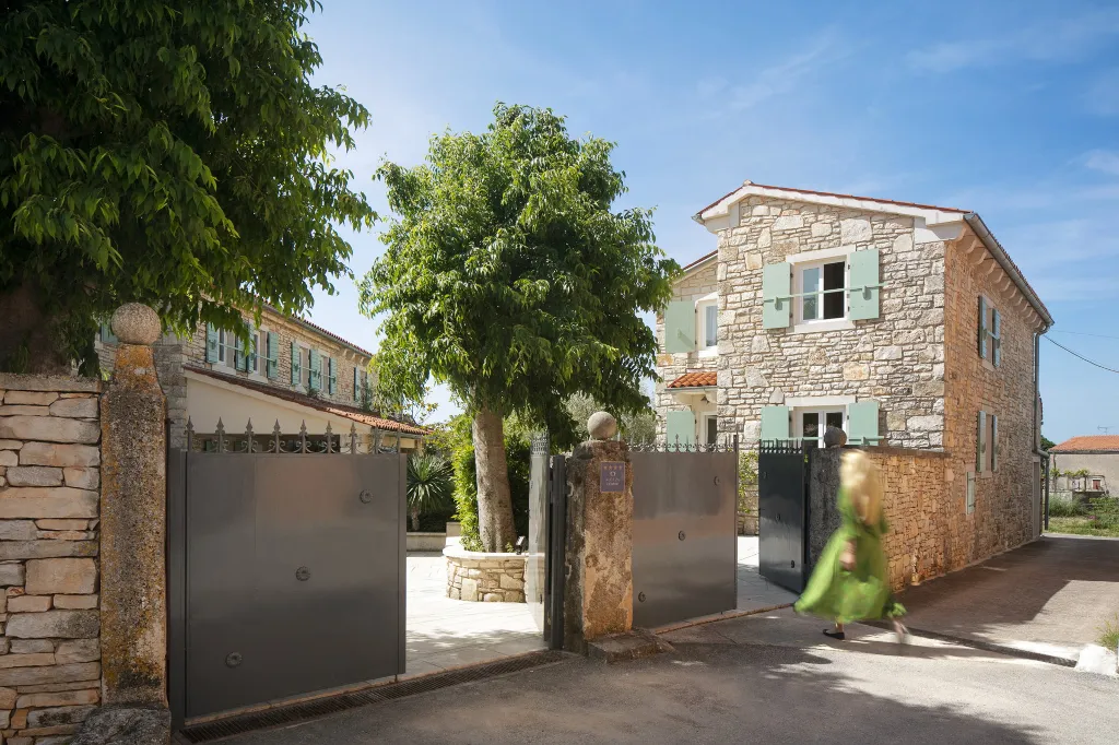 Spacious Villa Retreat with Pool in Kanfanar