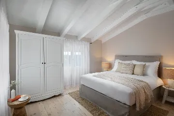 Spacious Villa Retreat with Pool in Kanfanar