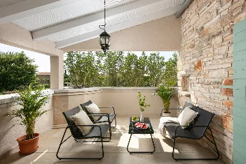 Spacious Villa Retreat with Pool in Kanfanar