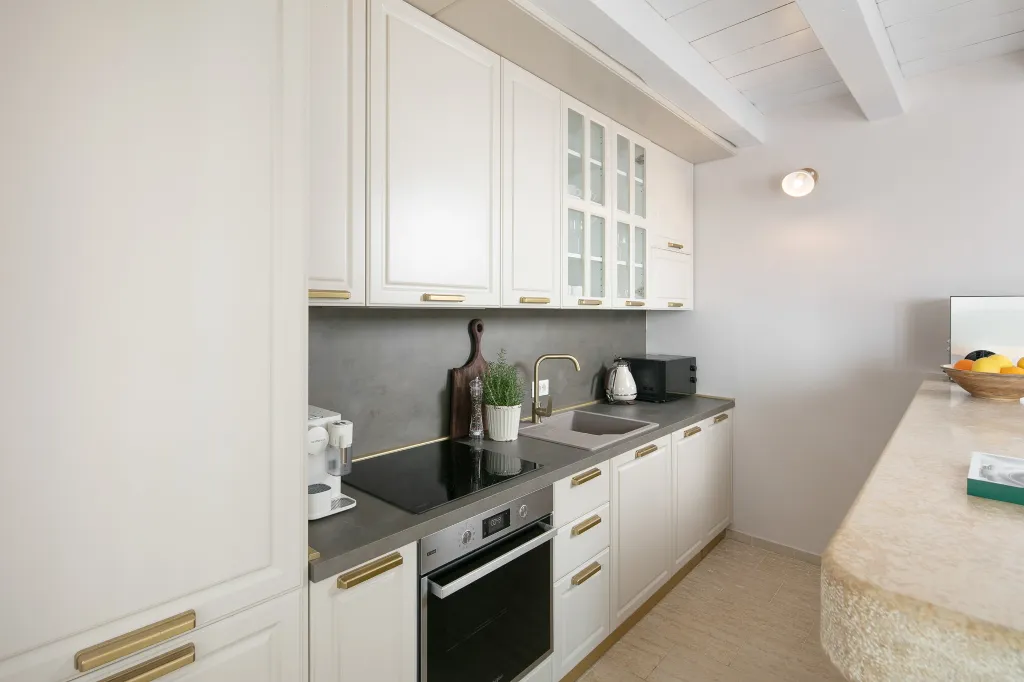 Spacious Villa Retreat with Pool in Kanfanar
