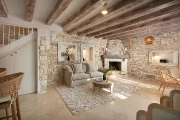 Spacious Villa Retreat with Pool in Kanfanar