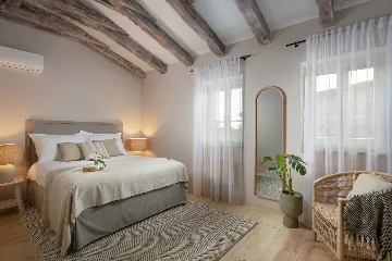 Spacious Villa Retreat with Pool in Kanfanar