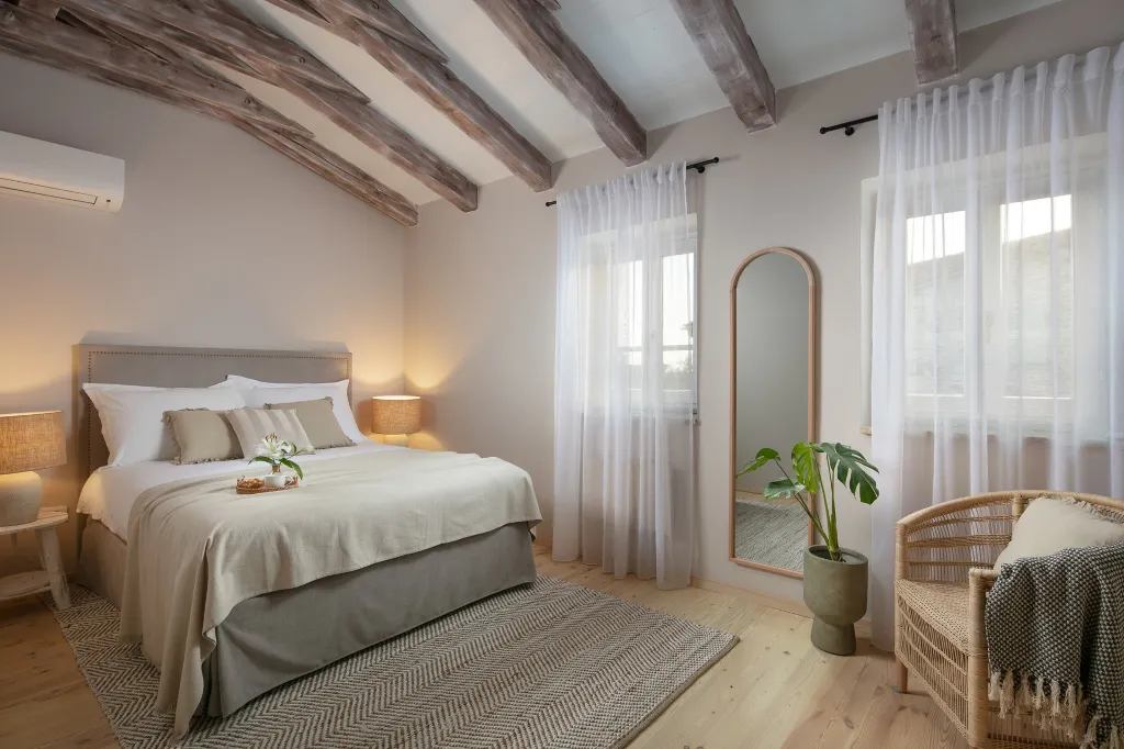 Spacious Villa Retreat with Pool in Kanfanar