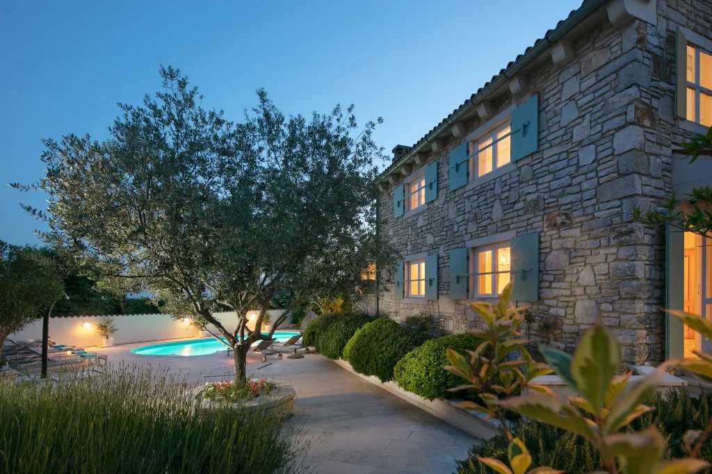 Spacious Villa Retreat with Pool in Kanfanar