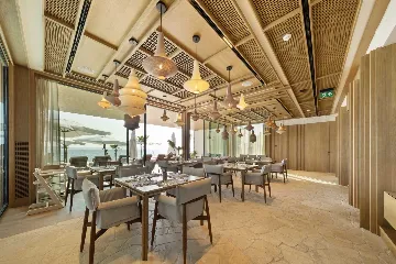 Spacious Five-Bedroom Villa with Pool in Ugljan