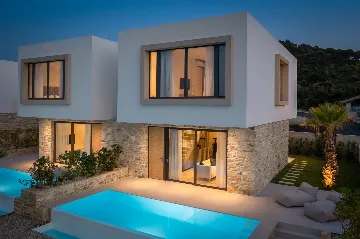 Coastal Family Villa with 3 Bedrooms in Tkon