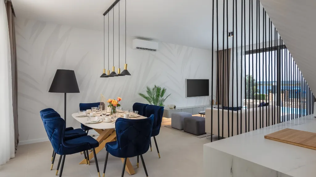 Coastal Family Villa with 3 Bedrooms in Tkon