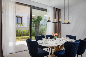 Coastal Family Villa with 3 Bedrooms in Tkon