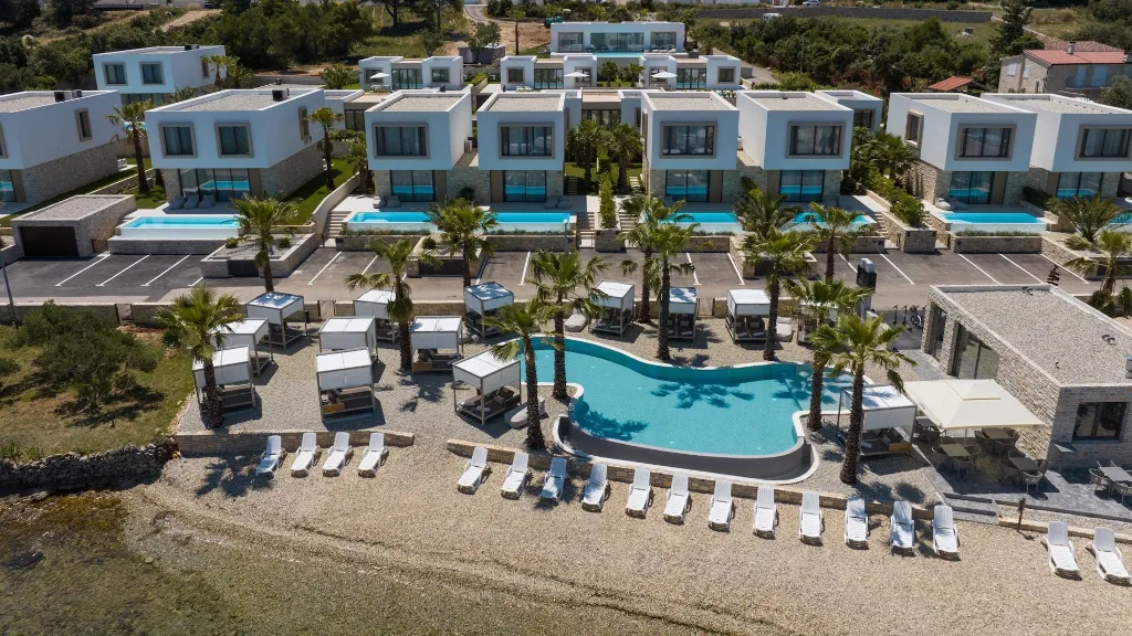 Coastal Family Villa with 3 Bedrooms in Tkon