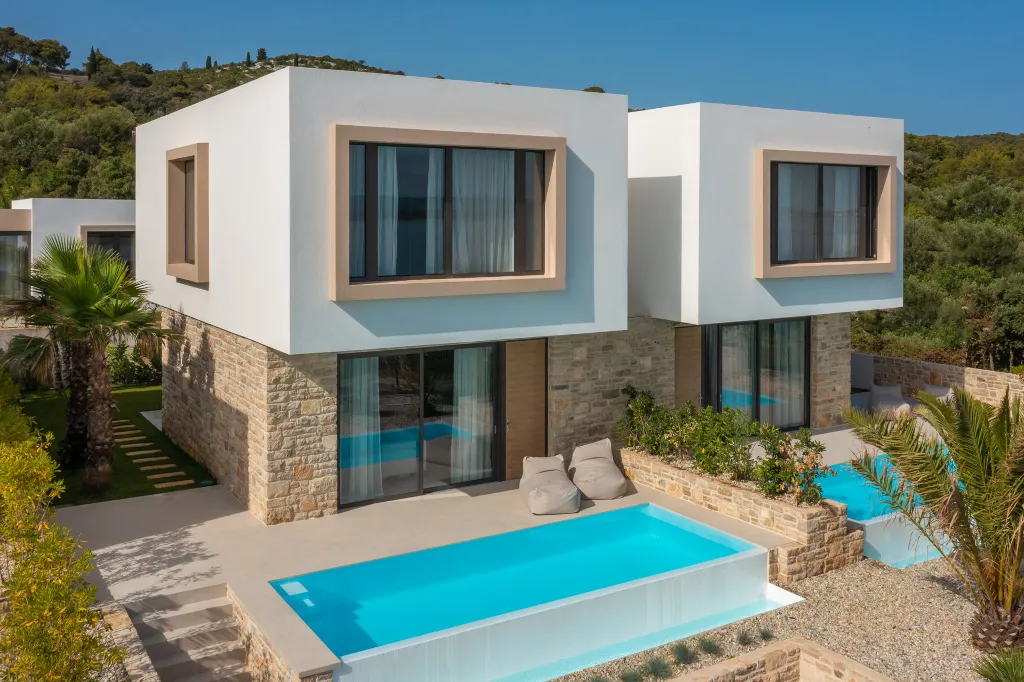 Seaside Three-Bedroom Villa with Private Pool in Tkon