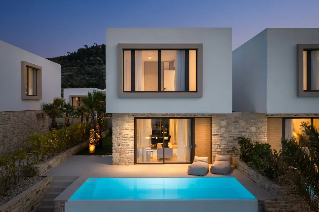 Seaside Three-Bedroom Villa with Private Pool in Tkon