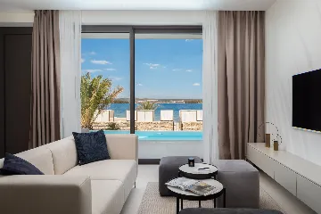 Seaside Three-Bedroom Villa with Private Pool in Tkon