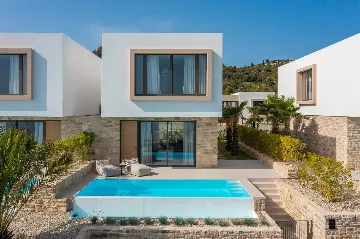 Modern Poolside Villa with Beach Access in Tkon