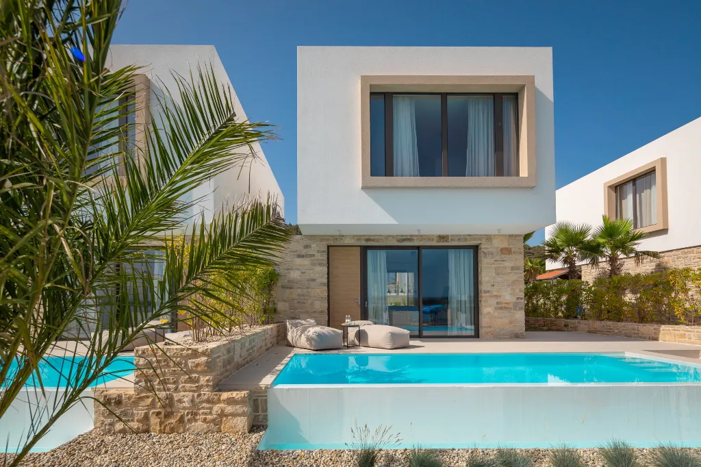 Modern Poolside Villa with Beach Access in Tkon