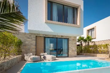 Modern Poolside Villa with Beach Access in Tkon