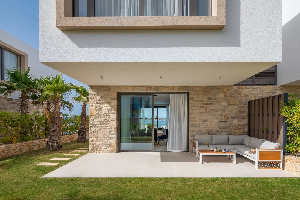 Modern Poolside Villa with Beach Access in Tkon