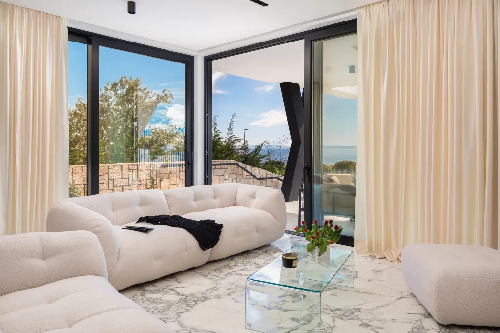 Contemporary Villa with Pool in Rijeka