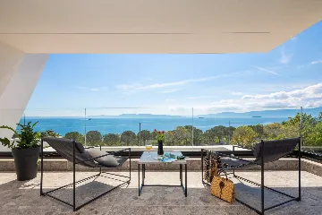 Modern 4-Bedroom Villa with Pool in Rijeka