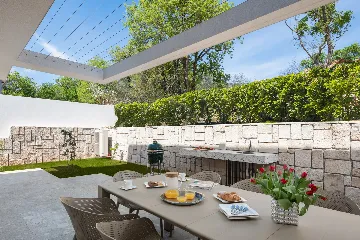 Modern 4-Bedroom Villa with Pool in Rijeka