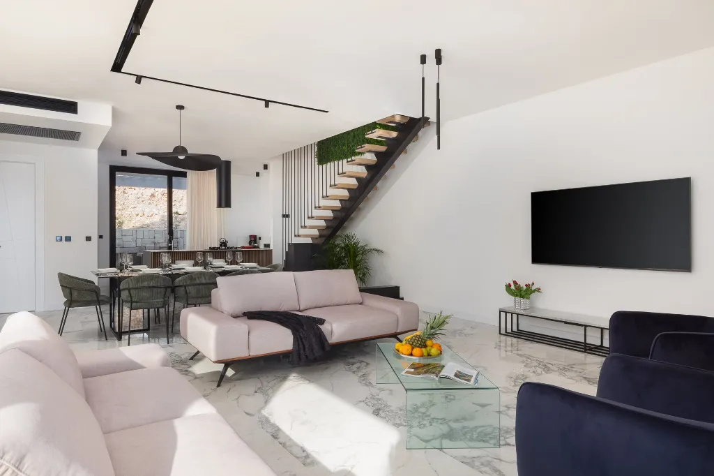 Modern 4-Bedroom Villa with Pool in Rijeka