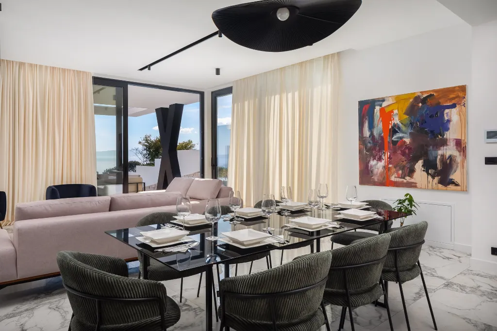 Modern 4-Bedroom Villa with Pool in Rijeka