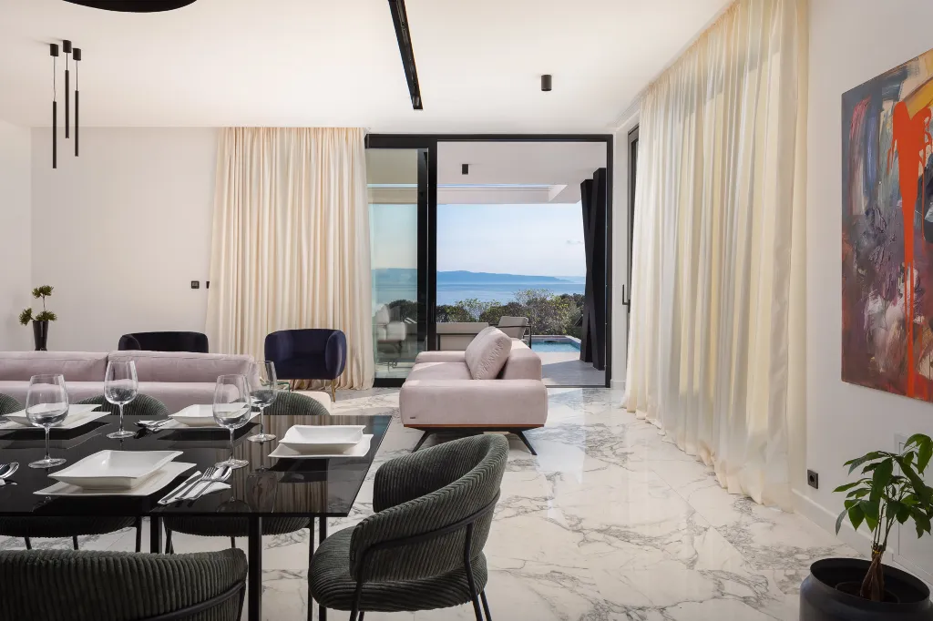 Modern 4-Bedroom Villa with Pool in Rijeka