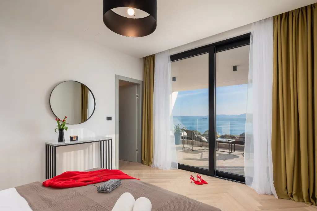 Modern 4-Bedroom Villa with Pool in Rijeka