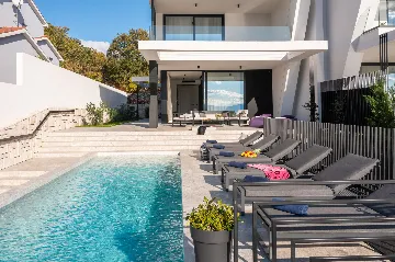 Modern 4-Bedroom Villa with Pool in Rijeka