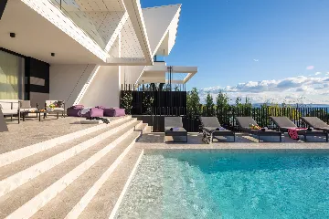 Modern 4-Bedroom Villa with Pool in Rijeka