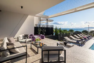Modern 4-Bedroom Villa with Pool in Rijeka