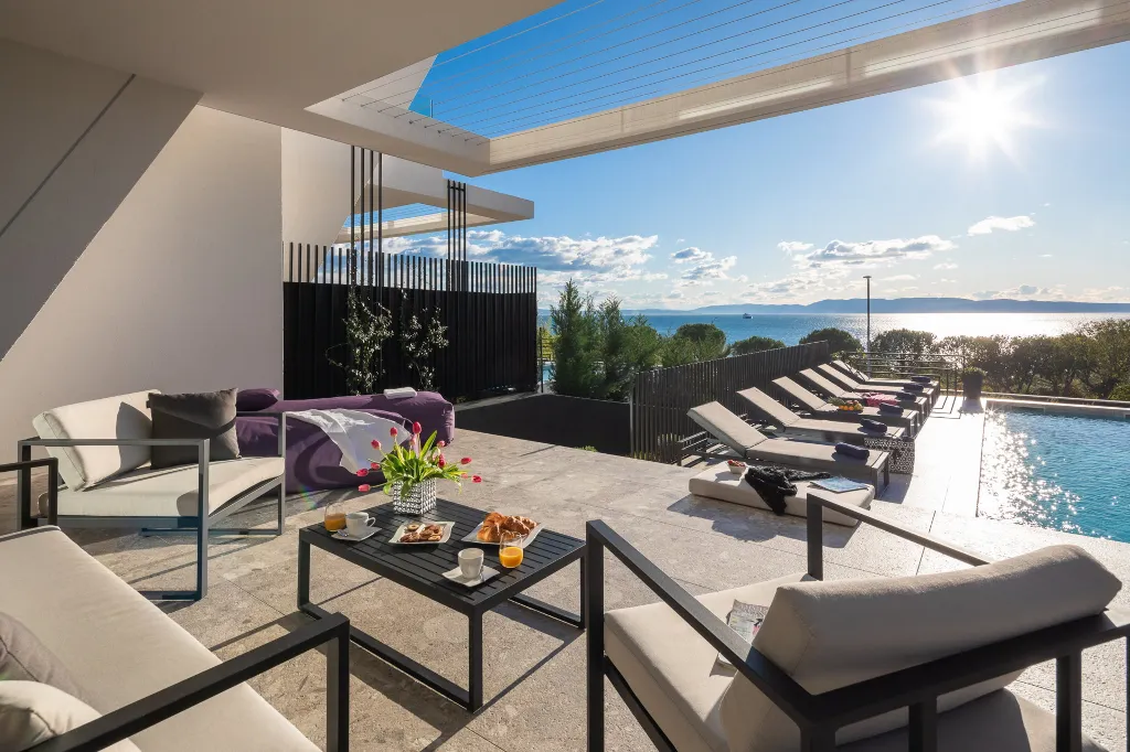 Modern 4-Bedroom Villa with Pool in Rijeka