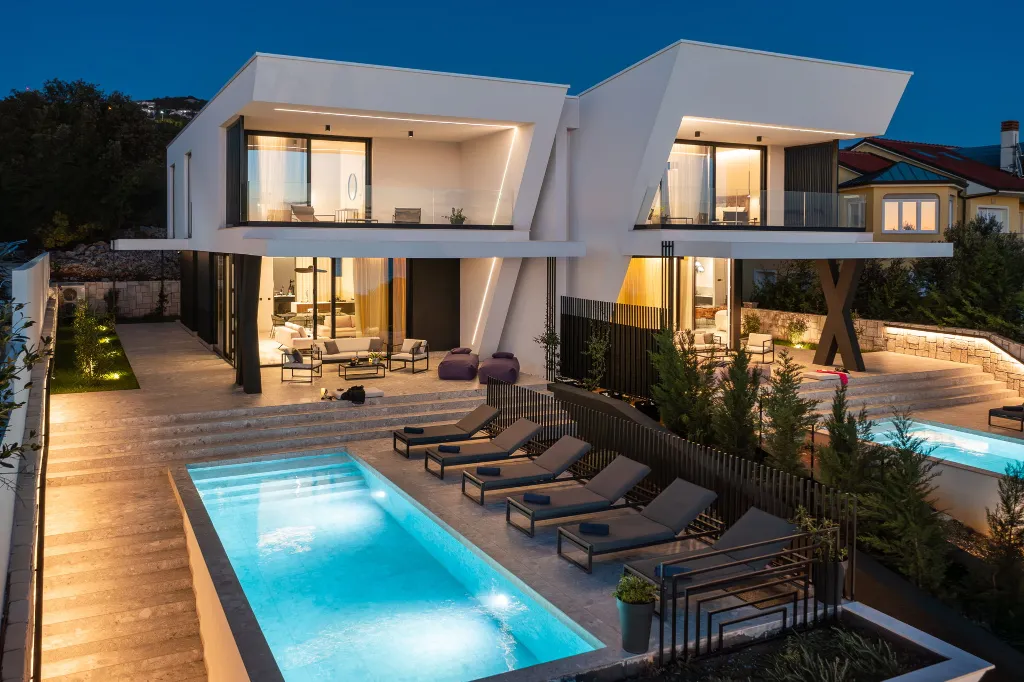 Modern 4-Bedroom Villa with Pool in Rijeka