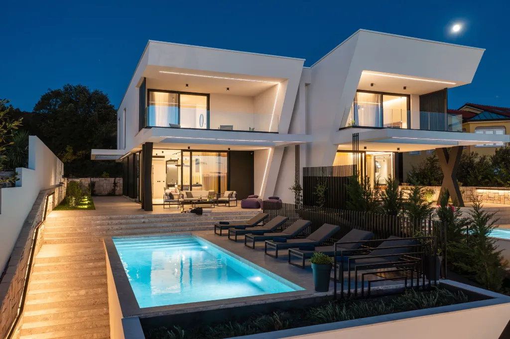 Modern 4-Bedroom Villa with Pool in Rijeka