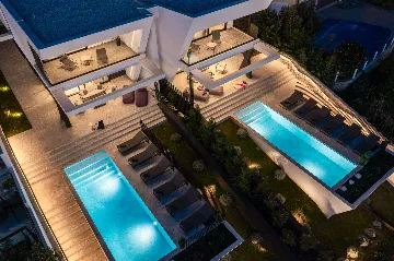Modern 4-Bedroom Villa with Pool in Rijeka