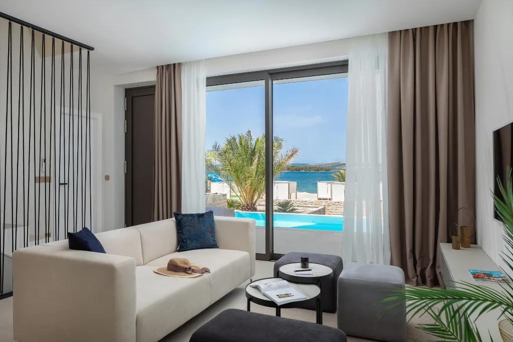 Beachfront Villa with Pool in Tkon