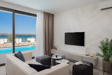 Beachfront Villa with Pool in Tkon