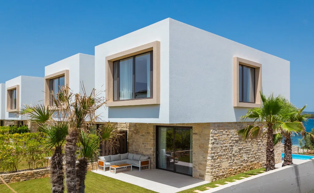 Beachfront Villa with Pool in Tkon