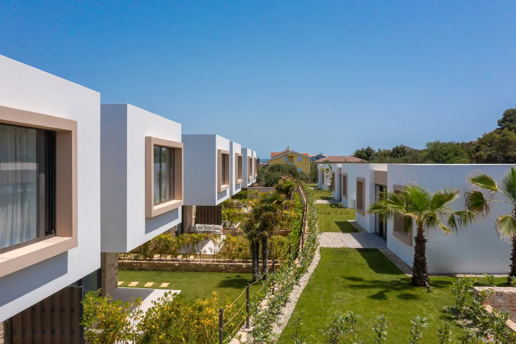 Beachfront Villa with Pool in Tkon