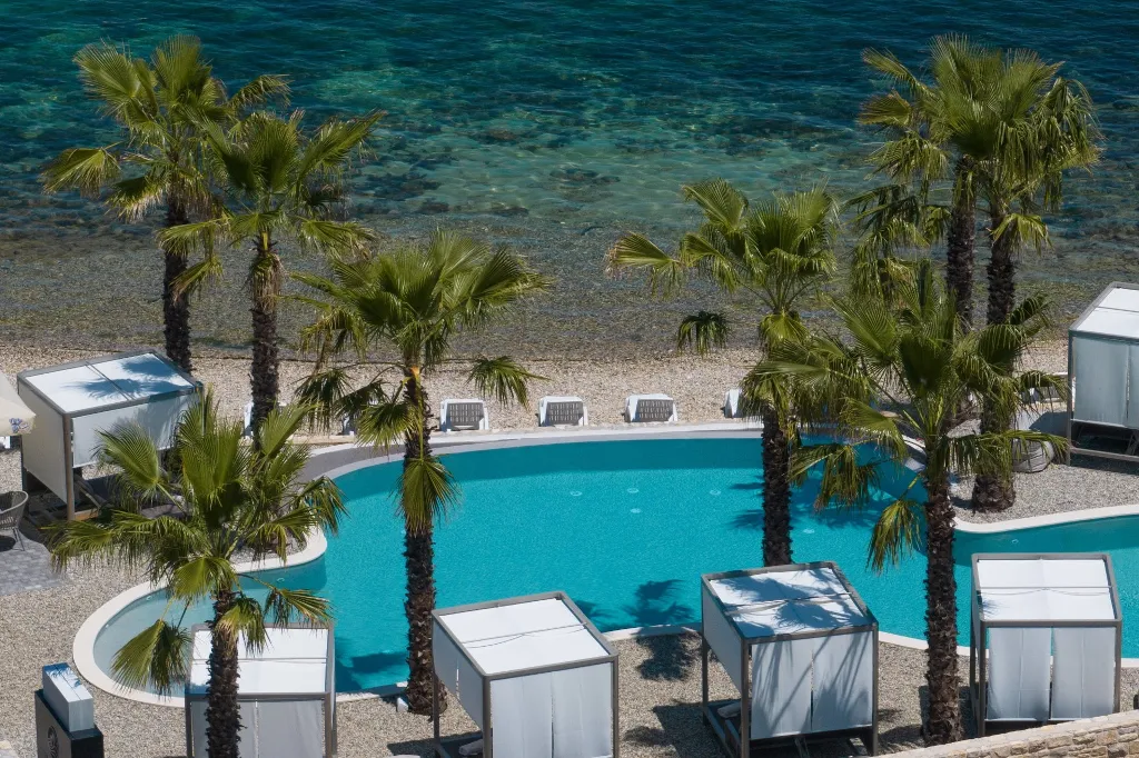 Beachfront Villa with Pool in Tkon