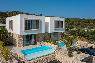 Spacious Villa Retreat with Pool near Beach, Tkon