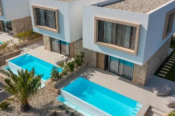 Spacious Villa Retreat with Pool near Beach, Tkon