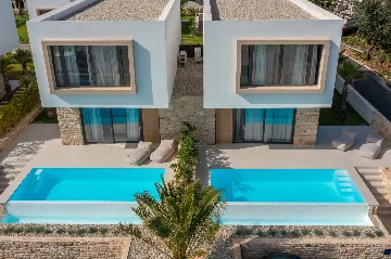 Spacious Villa Retreat with Pool near Beach, Tkon