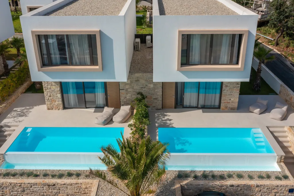 Spacious Villa Retreat with Pool near Beach, Tkon