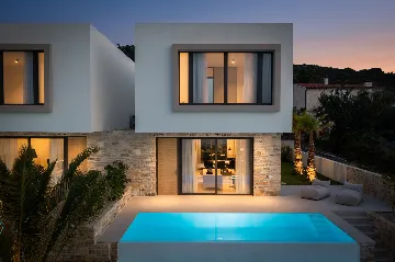 Spacious Villa Retreat with Pool near Beach, Tkon